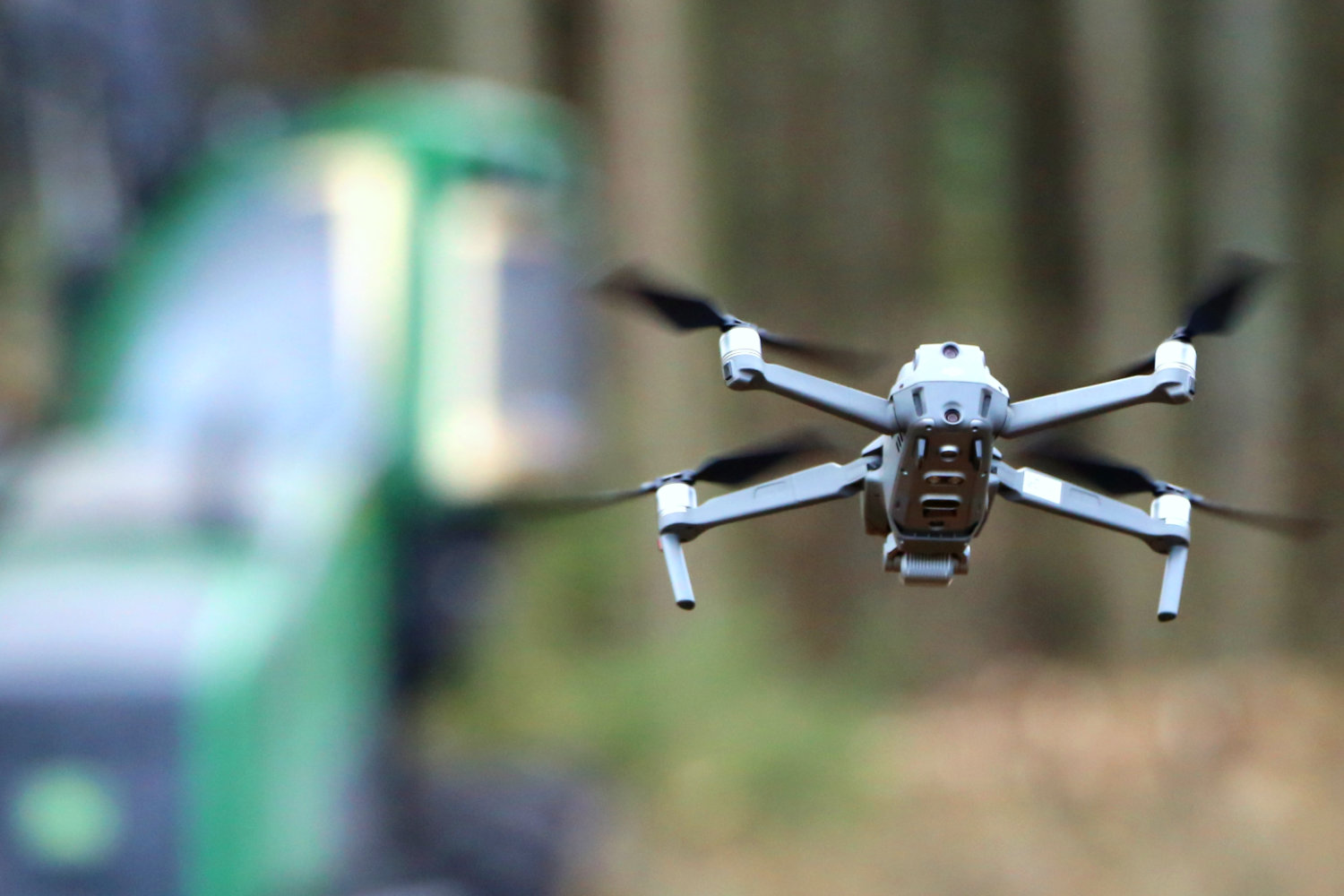 Filmaufnahmen mit Drohne und Harvester